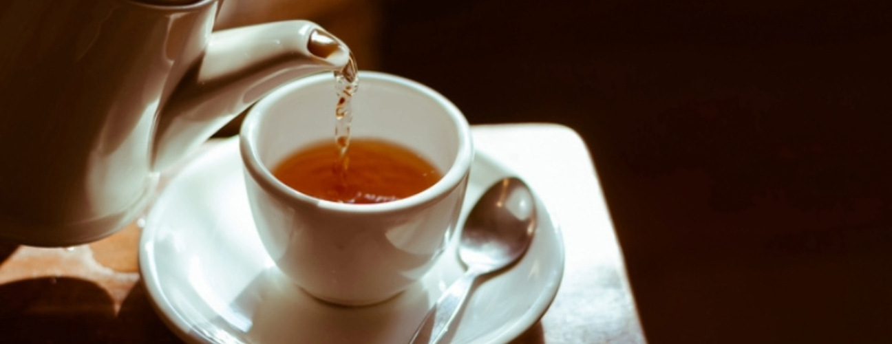 Çaydanlıktaki Çay Lekesi Nasıl Çıkar