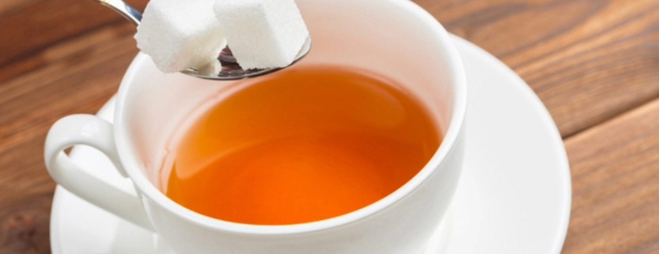 Şekerli Çay Lekesi Nasıl Çıkar