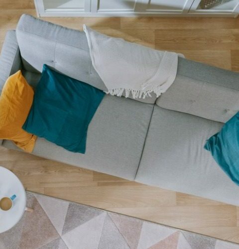 Akrilik Halı Nedir? Özellikleri, Avantajları, Dezavantajları