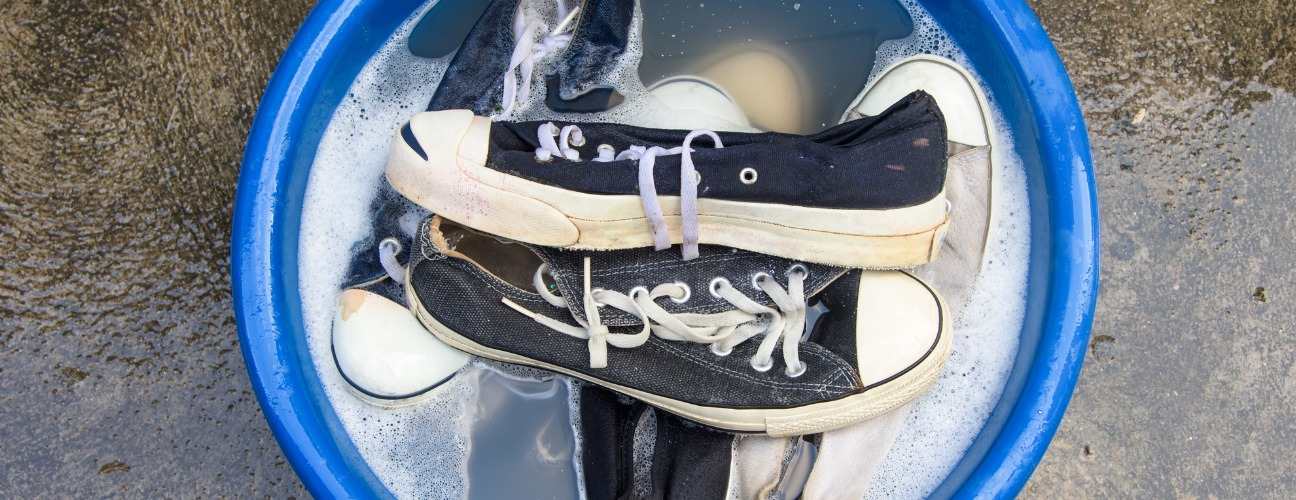 ayakkabıdan &ccedil;amaşır suyu lekesi nasıl &ccedil;ıkar