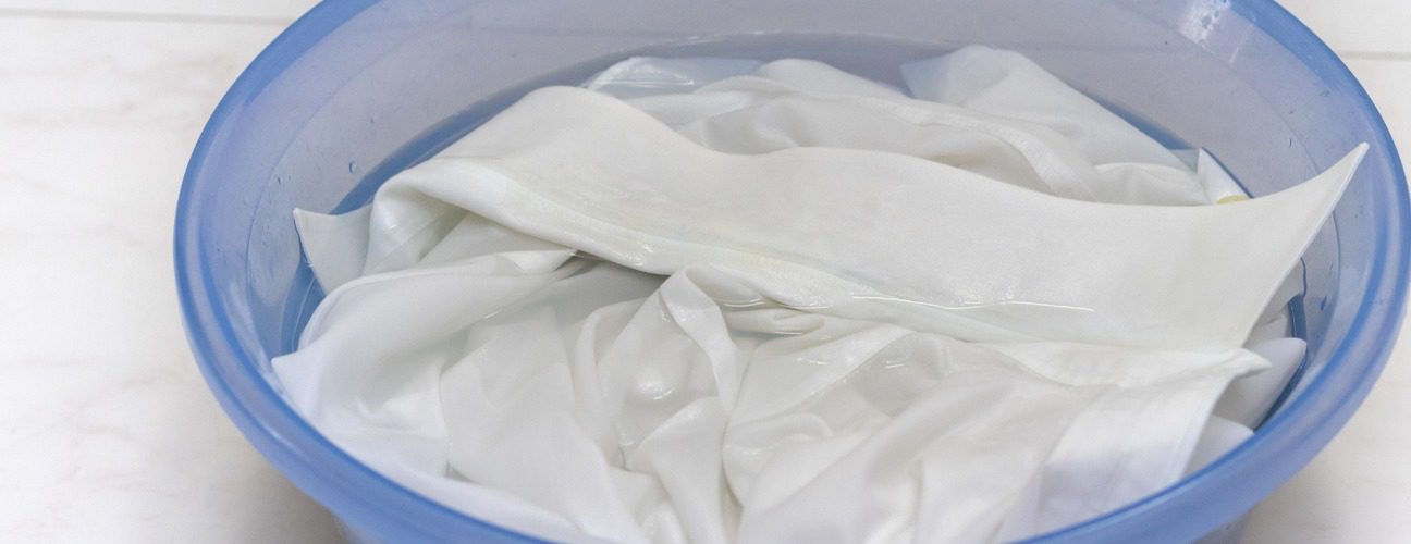 &ccedil;amaaşır suyu neden leke yapar &ccedil;amaşır suyu lekesi &ccedil;ıkar mı