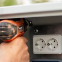 Priz Nasıl Takılır ve Değiştirilir? G&uuml;venli Y&ouml;ntemler