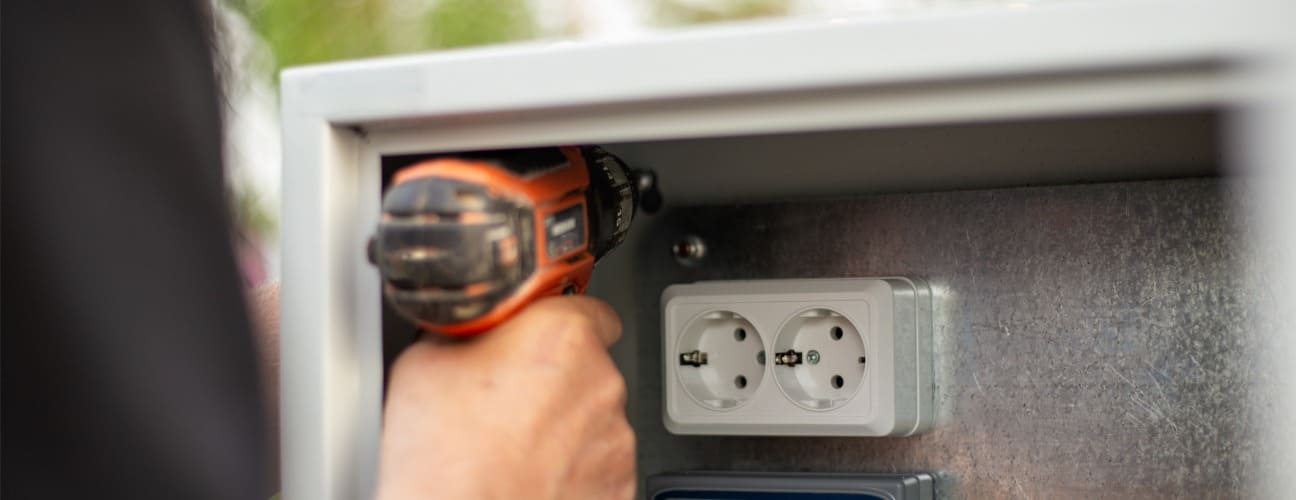 Priz Nasıl Takılır ve Değiştirilir? G&uuml;venli Y&ouml;ntemler