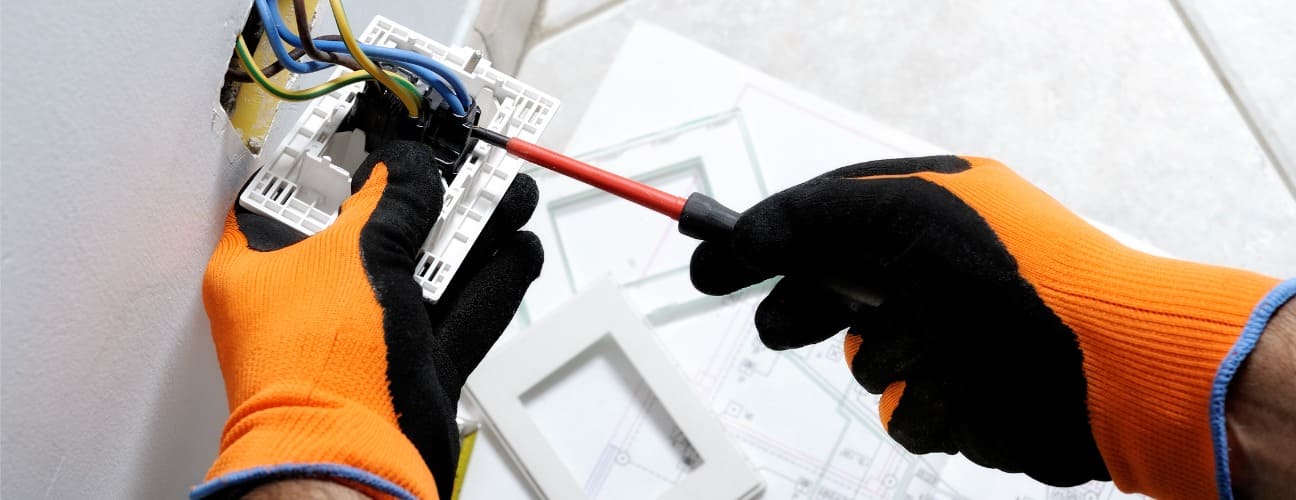 Priz Nasıl Takılır ve Değiştirilir? G&uuml;venli Y&ouml;ntemler