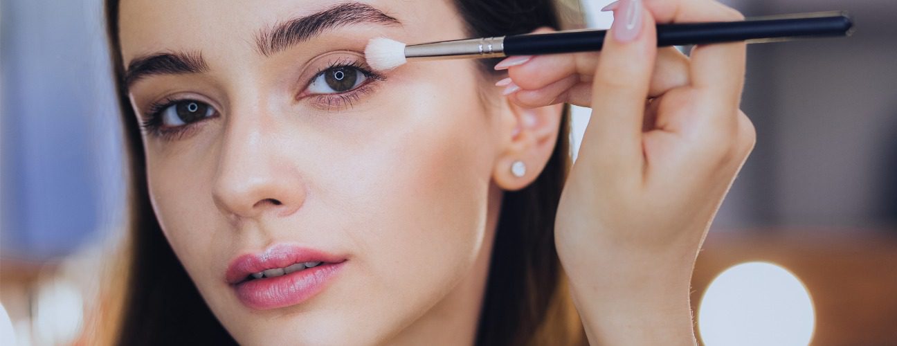 Makyaj Fır&ccedil;aları Nasıl Temizlenir?