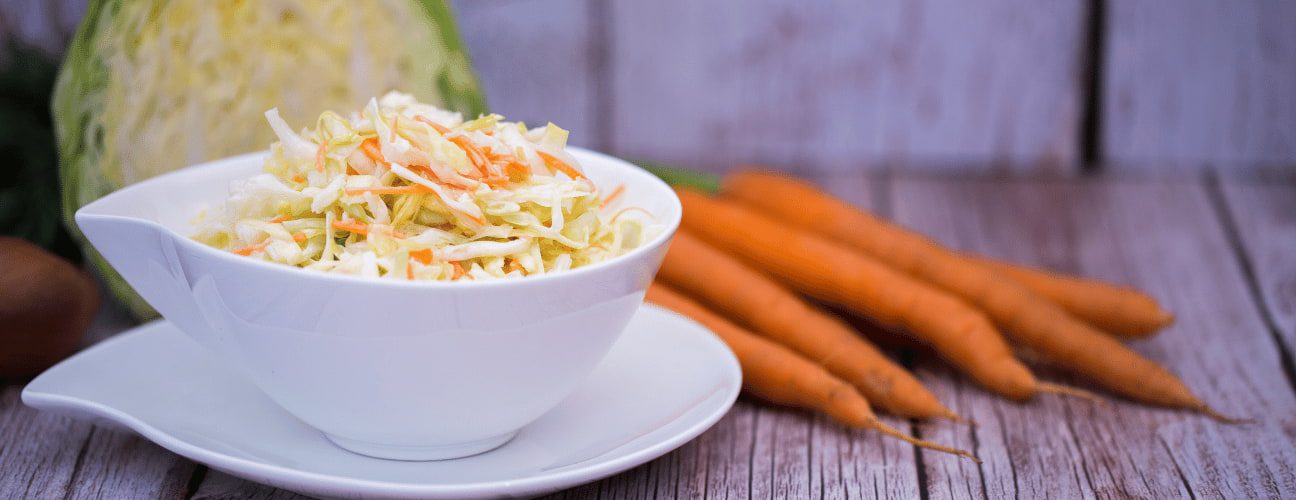 Coleslaw Salata Tarifi: Pratik ve Ferah Lezzet