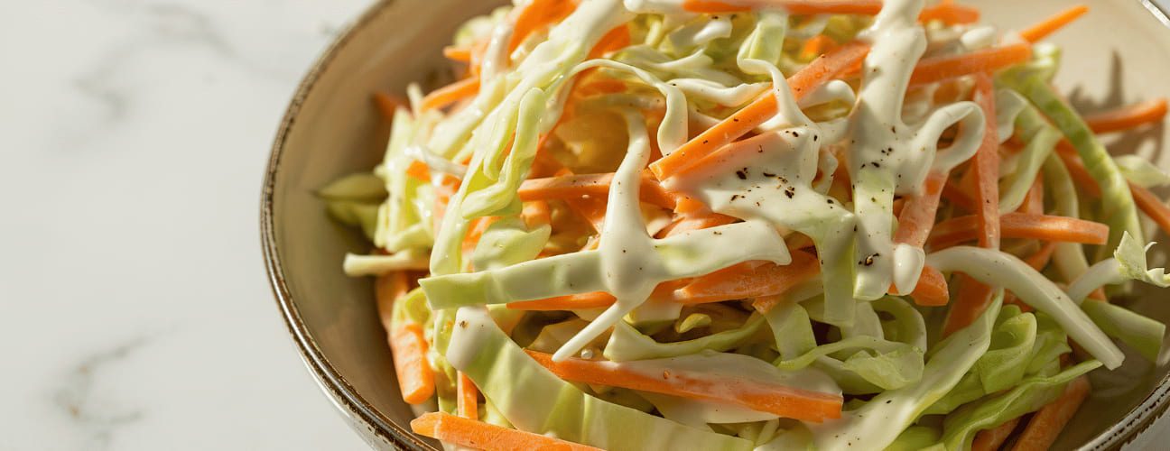 Coleslaw Salata Tarifi: Pratik ve Ferah Lezzet